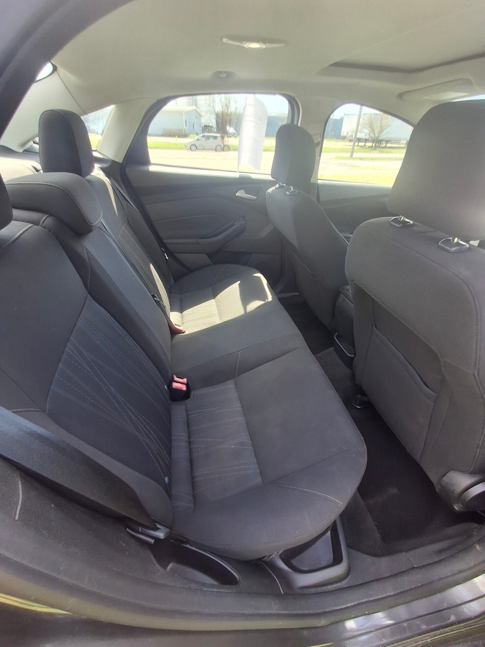 2015 Ford Focus SE - Photo 10