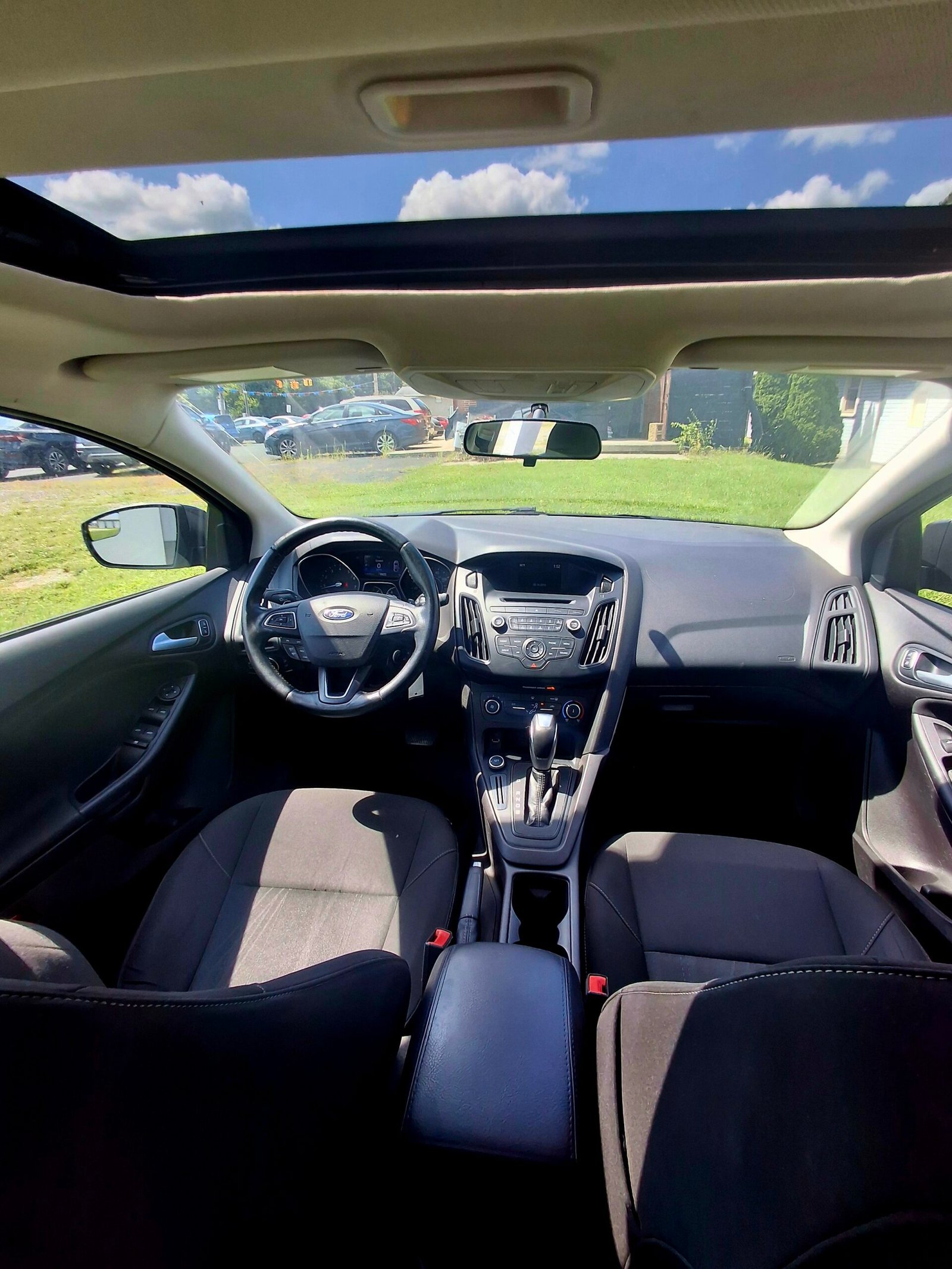2015 Ford Focus SE - Photo 11