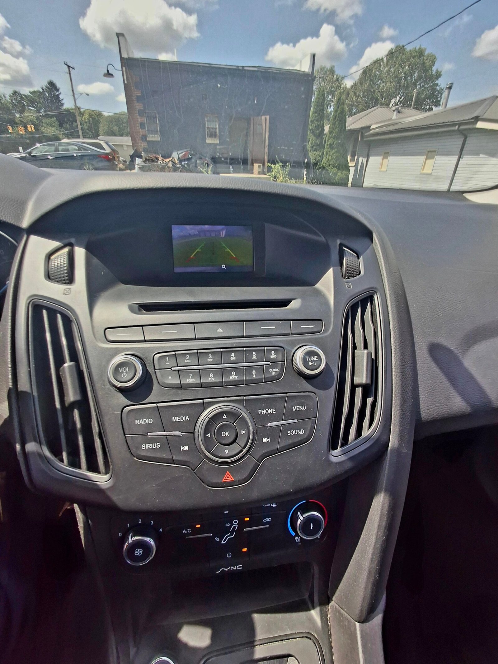 2015 Ford Focus SE - Photo 14